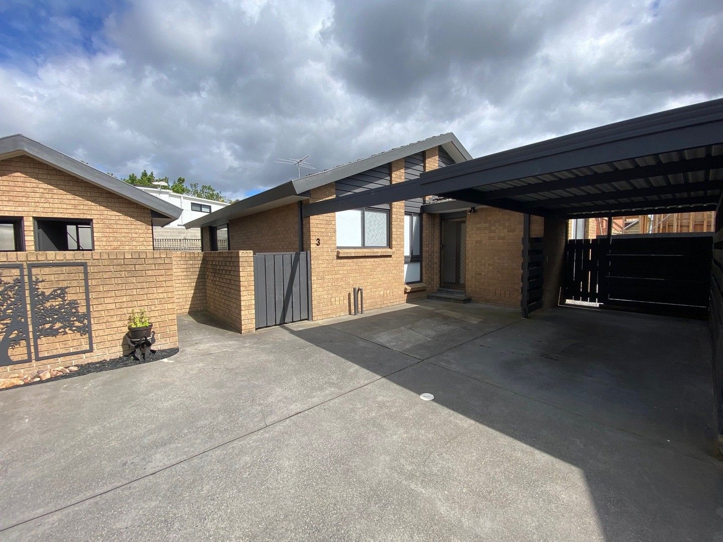 2 bedrooms Apartment / Unit / Flat in 3/99 Yarralea Street ALPHINGTON VIC, 3078