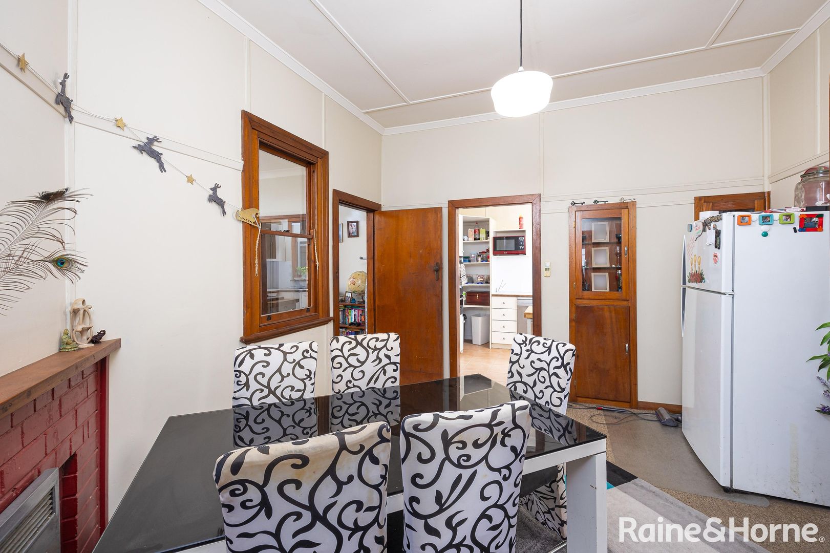 14 Rhoda Avenue, Wagga Wagga NSW 2650, Image 2