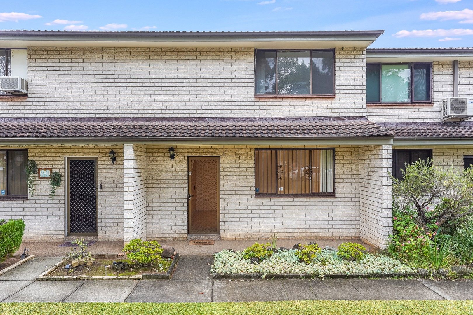 2 bedrooms Townhouse in 3/9-13 Surrey Street MINTO NSW, 2566