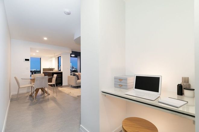 2202/21 Upper Clifton Terrace Red Hill 4059 - Image 5