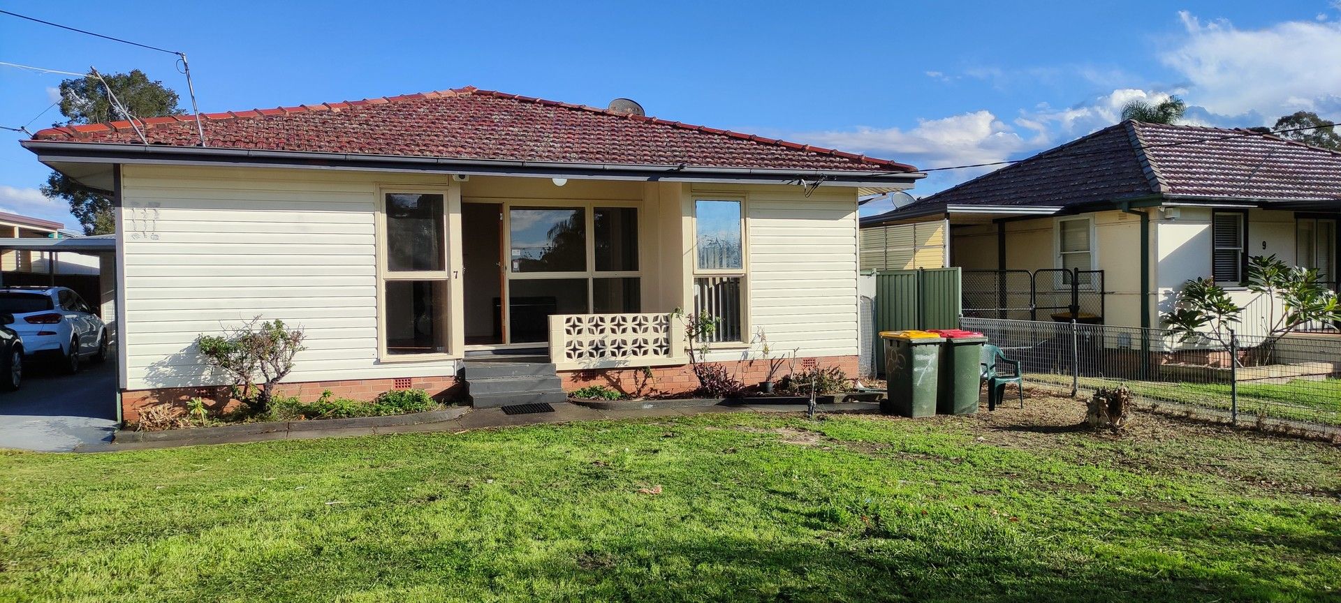 3 bedrooms House in 7 Nauru Crescent LETHBRIDGE PARK NSW, 2770