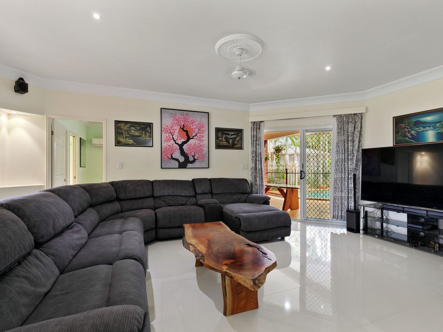 39 Brandella Place, Belmont QLD 4153, Image 2