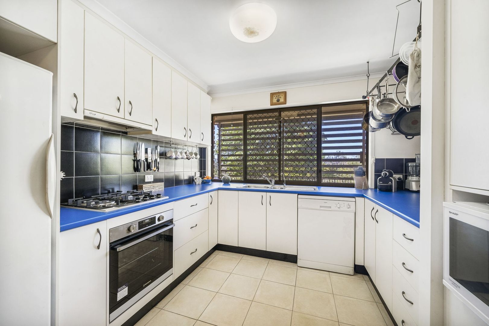 100 Hogg Street, Wilsonton Heights QLD 4350, Image 2