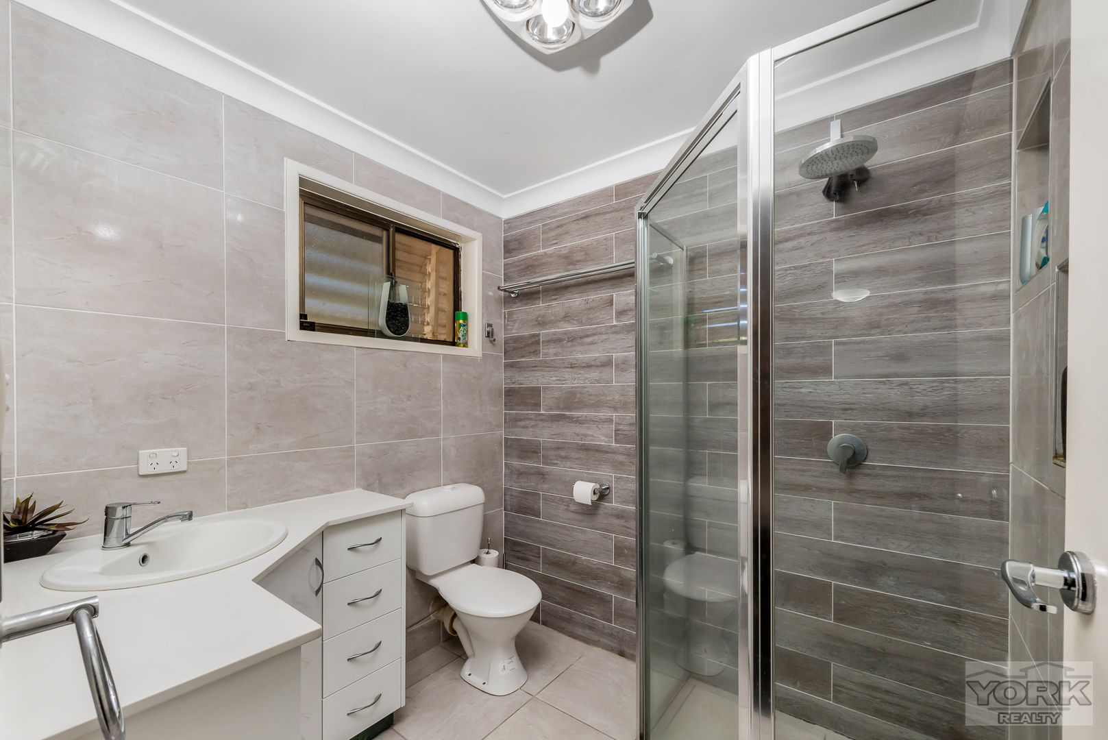 275 Mackenzie Street, Centenary Heights QLD 4350, Image 2