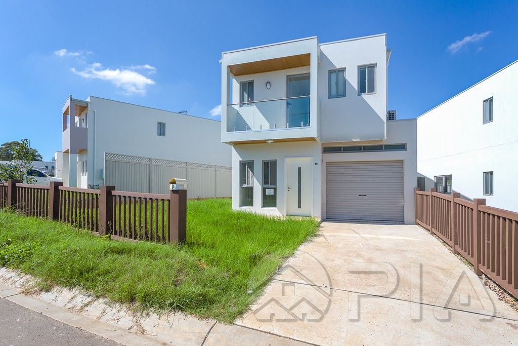 3 bedrooms House in 19 Bowaga Circuit VILLAWOOD NSW, 2163