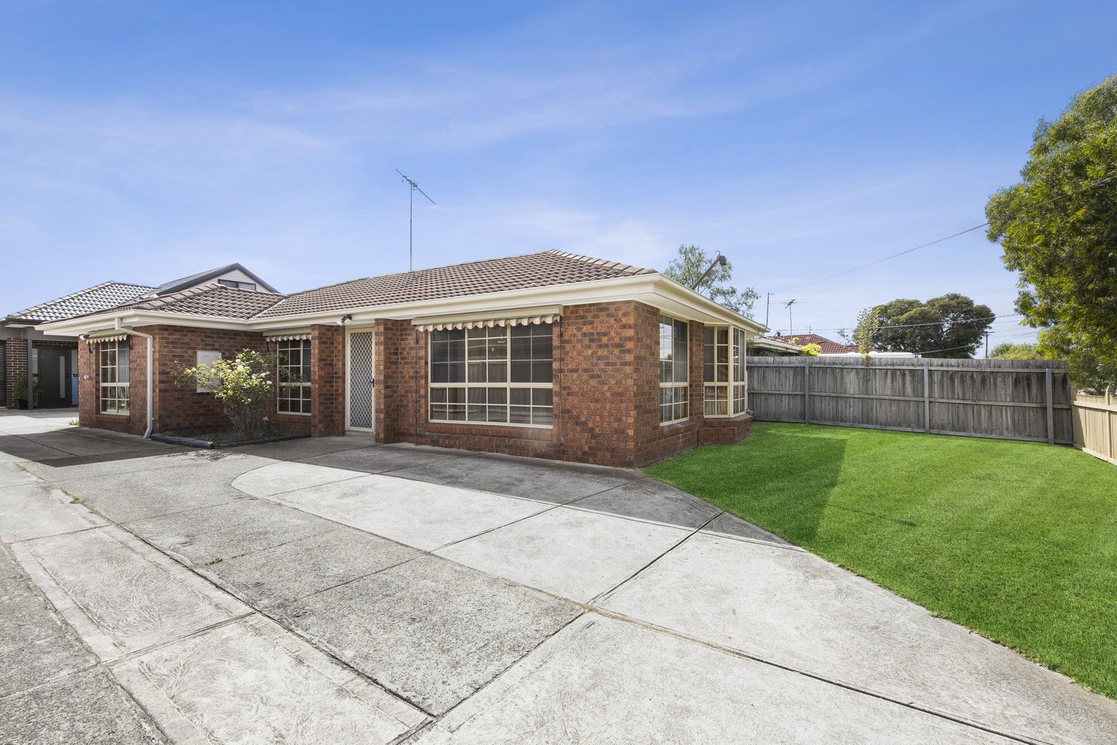 3 bedrooms House in 1/5 Cernan Court WHITTINGTON VIC, 3219