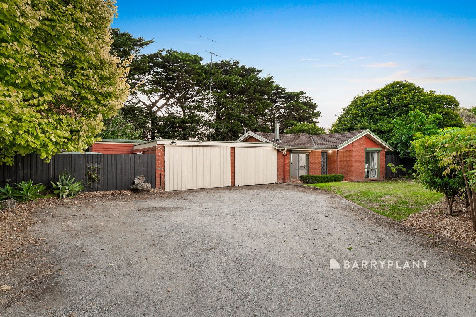 15 Gifford Close, Berwick VIC 3806, Image 0