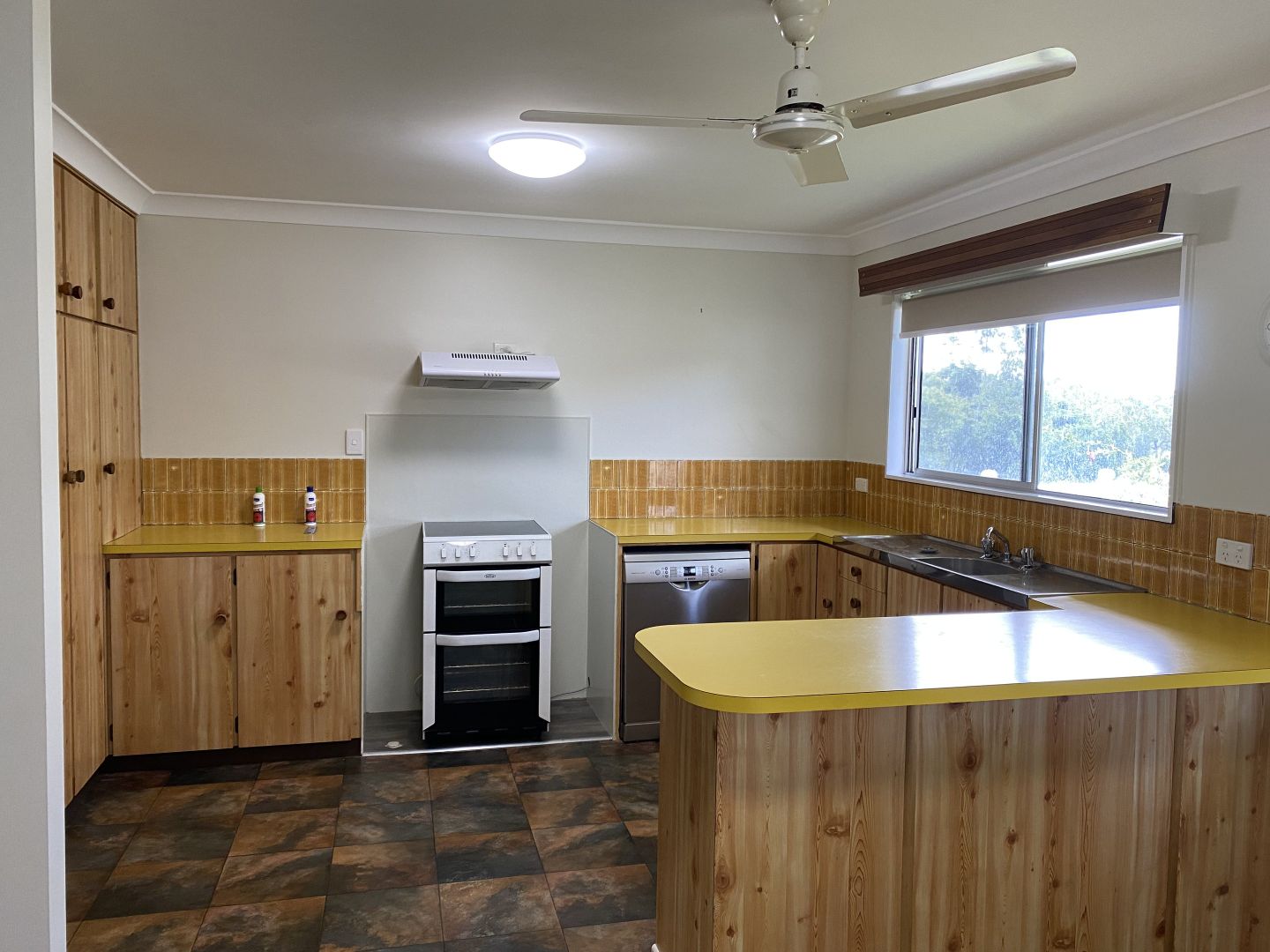 52 Eleventh Avenue, Scottville QLD 4804, Image 1