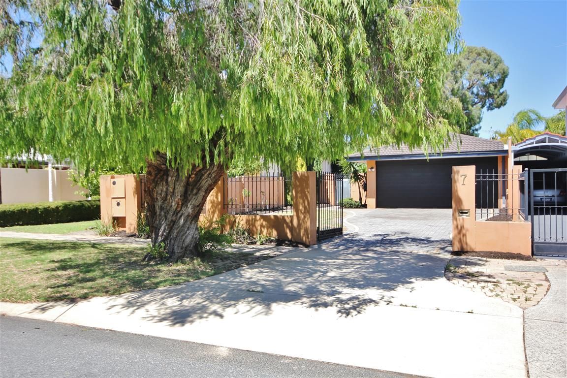 3 bedrooms House in 7 Salisbury Avenue SOUTH PERTH WA, 6151