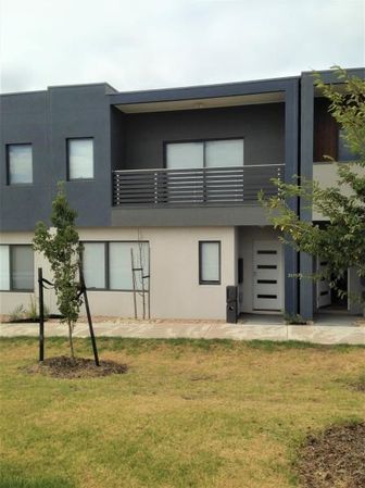 3 bedrooms Townhouse in 8 Fluent Lane GREENVALE VIC, 3059