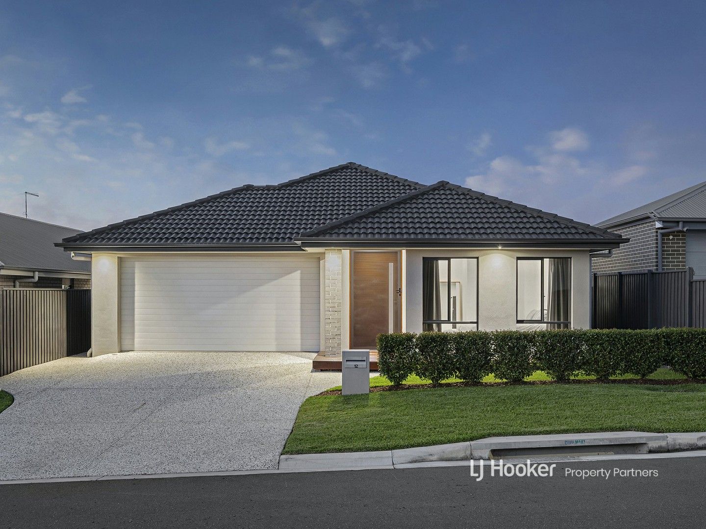4 bedrooms House in 12 Grevillea Way PARK RIDGE QLD, 4125
