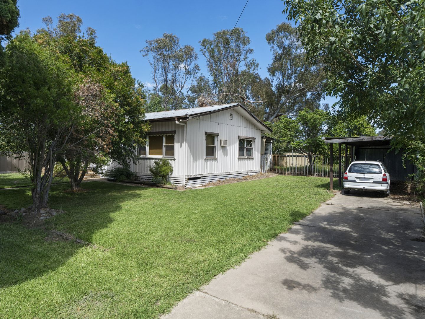 14 Clarke Street, Benalla VIC 3672, Image 2