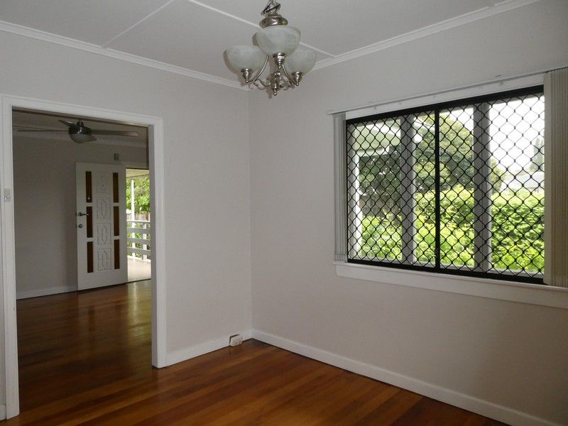 5 Turquoise Street,, Holland Park QLD 4121, Image 2