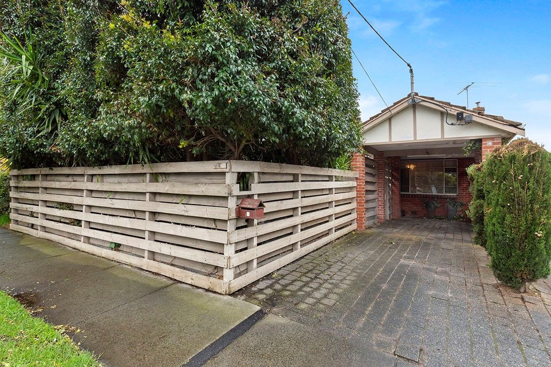 4 Glencairn Avenue, Brighton East VIC 3187 Villa For Rent 650 Domain