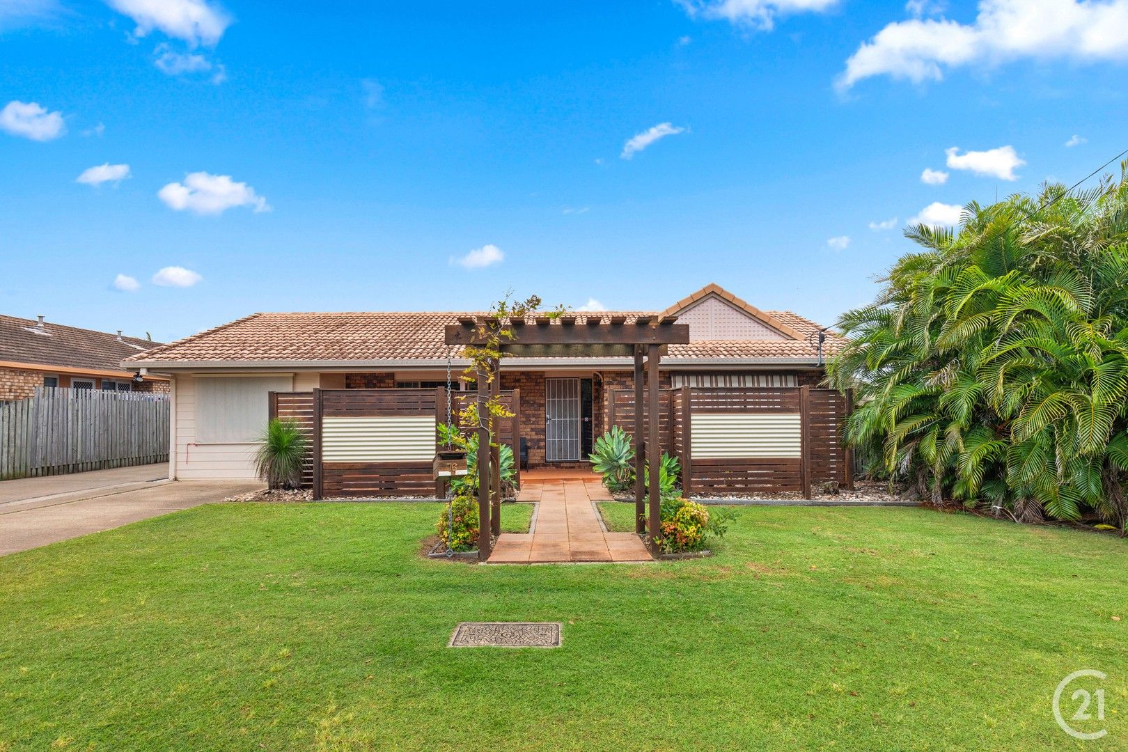 5 bedrooms House in 76 Winchelsea Street PIALBA QLD, 4655