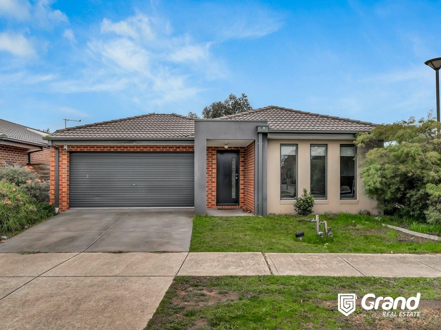 4 bedrooms House in 14 Verve Drive OFFICER VIC, 3809