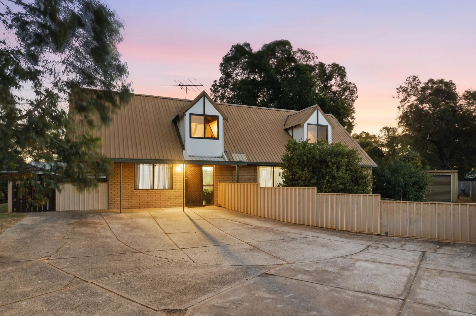 4 Hazelmere Crescent, Hazelmere WA 6055