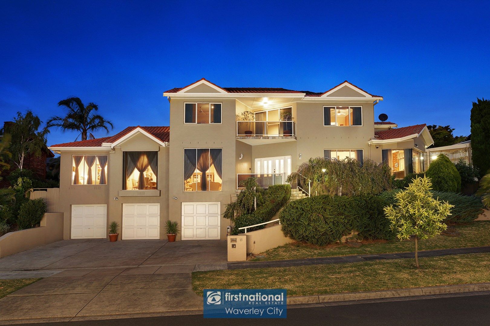 16 Craig Hill Drive, Wheelers Hill Property History & Address