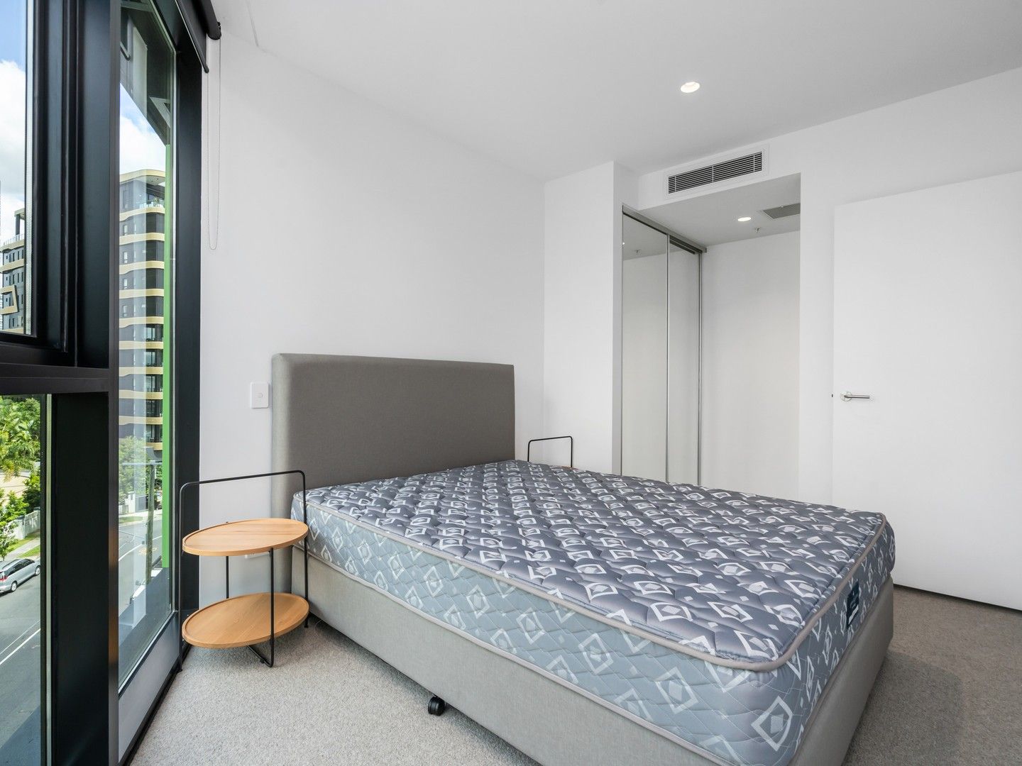 2 bedrooms Apartment / Unit / Flat in 703/36 Lambert Street KANGAROO POINT QLD, 4169