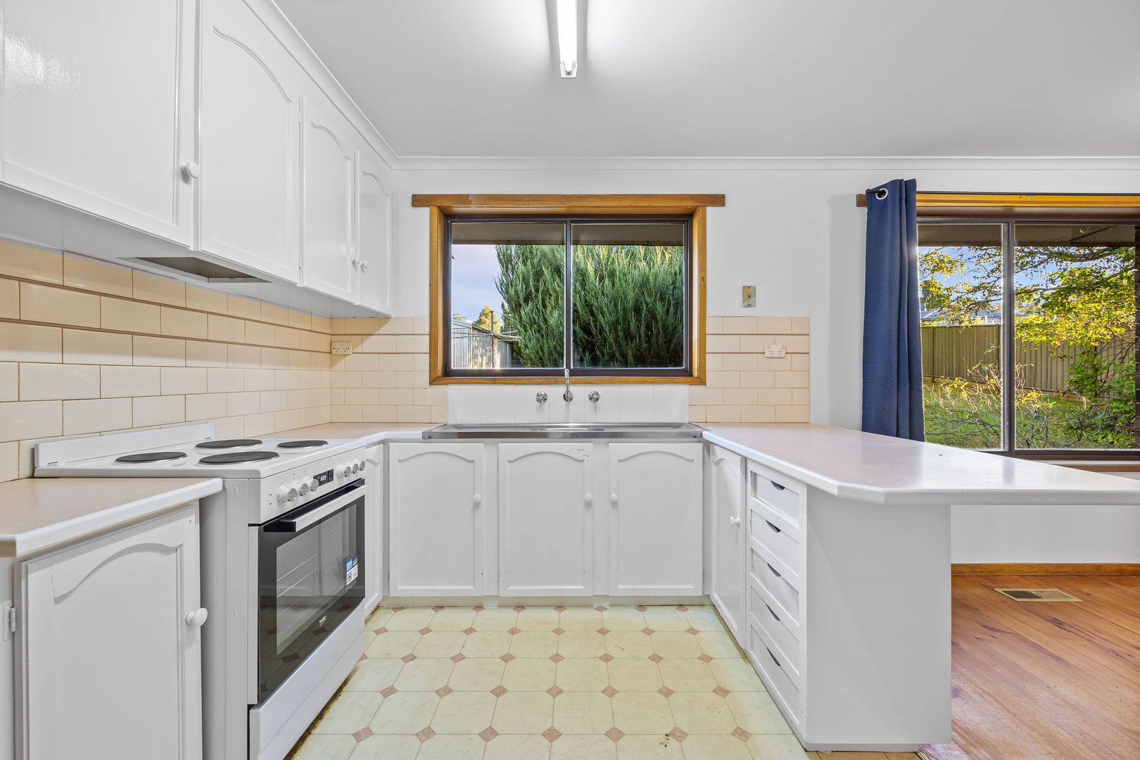 230 Daylesford Rd, Brown Hill VIC 3350, Image 2