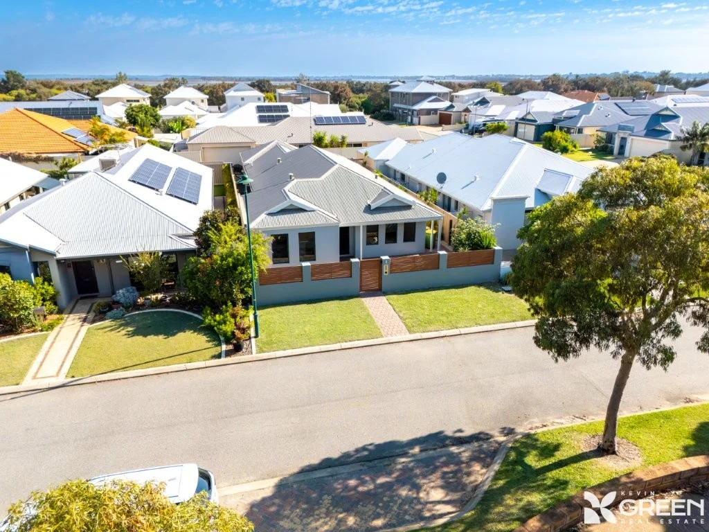 4 Moorhen Green, Dudley Park WA 6210