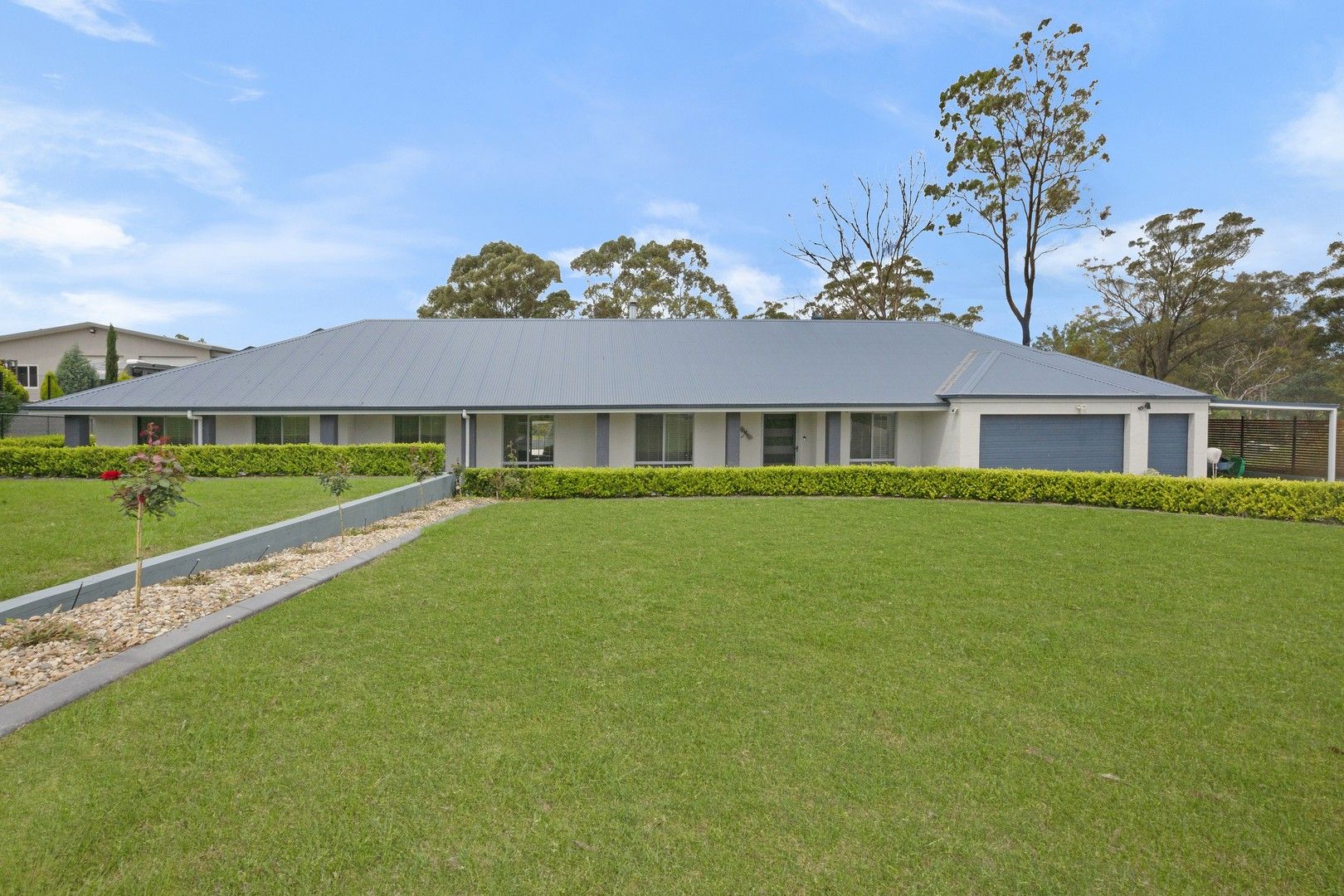 5 bedrooms House in 54 Green Hills Drive SILVERDALE NSW, 2752