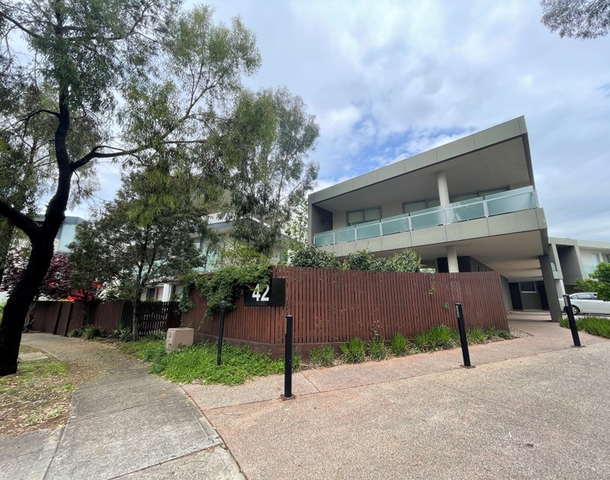 8/42 Eucalyptus Drive, Maidstone VIC 3012