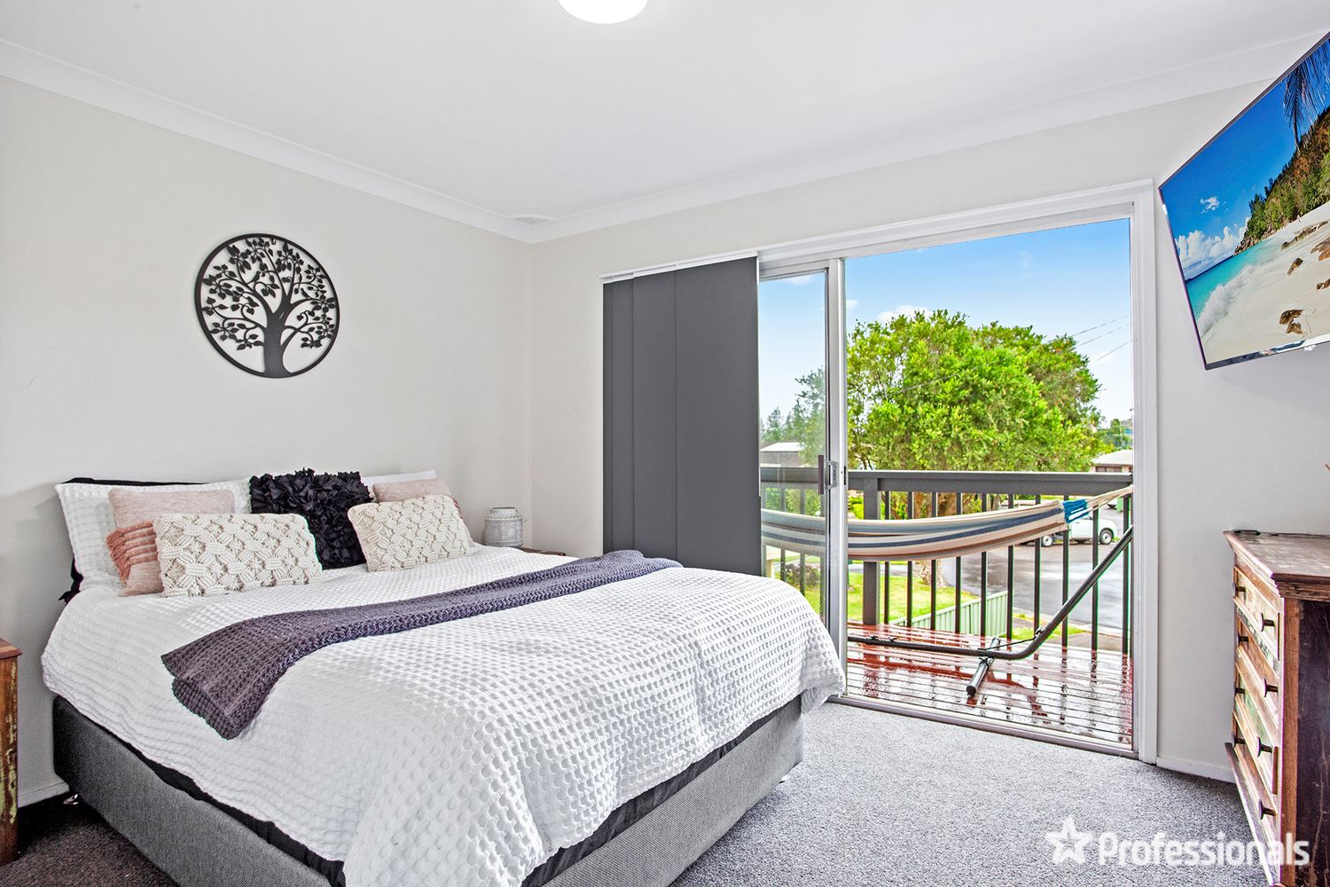 10 Ferguson Close, West Gosford NSW 2250, Image 2