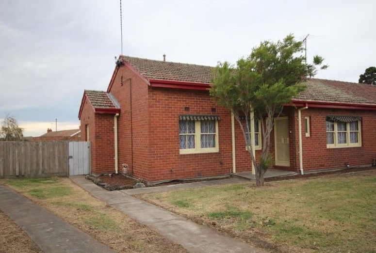 3 bedrooms House in 4 Pattison Avenue NORTH GEELONG VIC, 3215