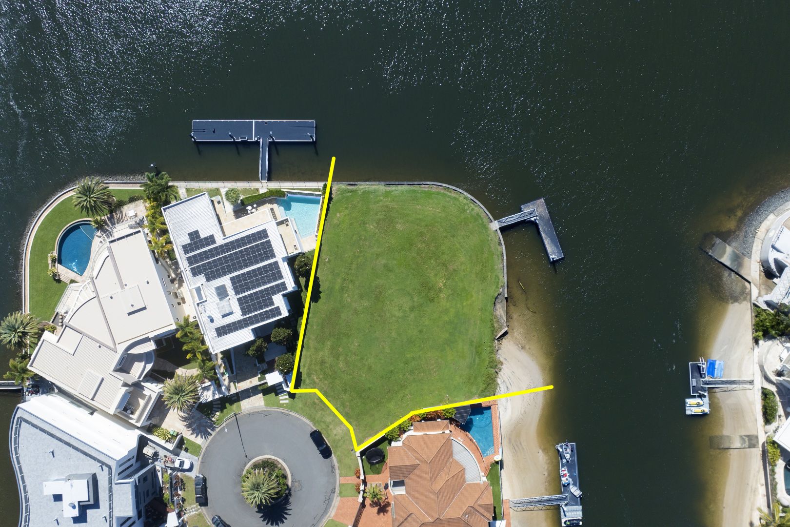 85 Admiralty Drive, Paradise Waters QLD 4217, Image 2
