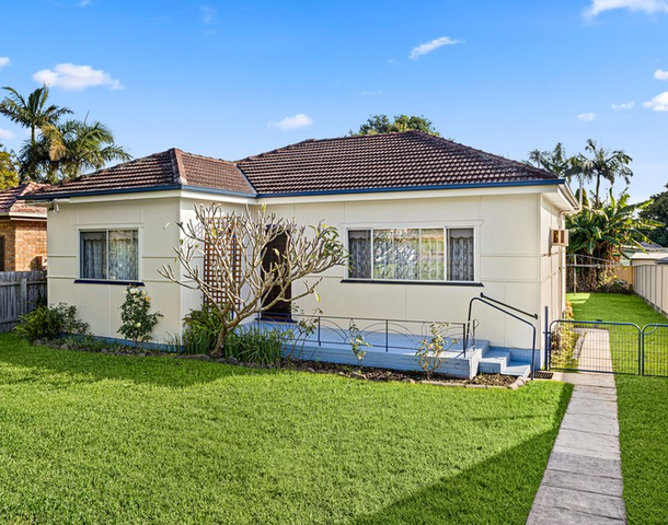 21 Lake Entrance Road, Oak Flats NSW 2529