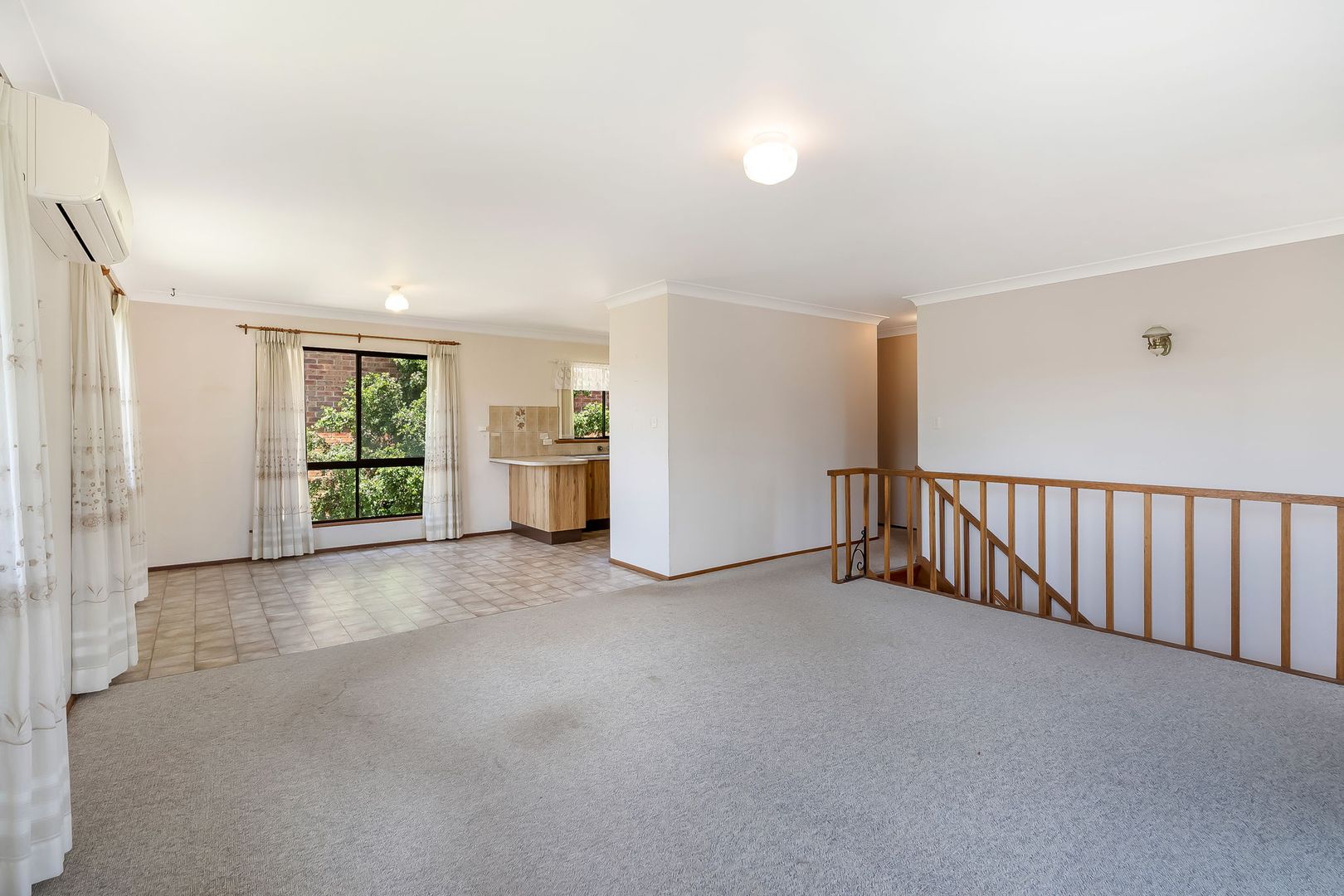 6 Eliot Street, Mannering Park NSW 2259, Image 2