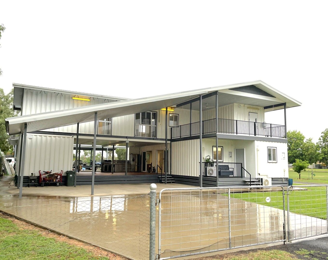 5 bedrooms House in 32 Bauhinia Street BARCALDINE QLD, 4725