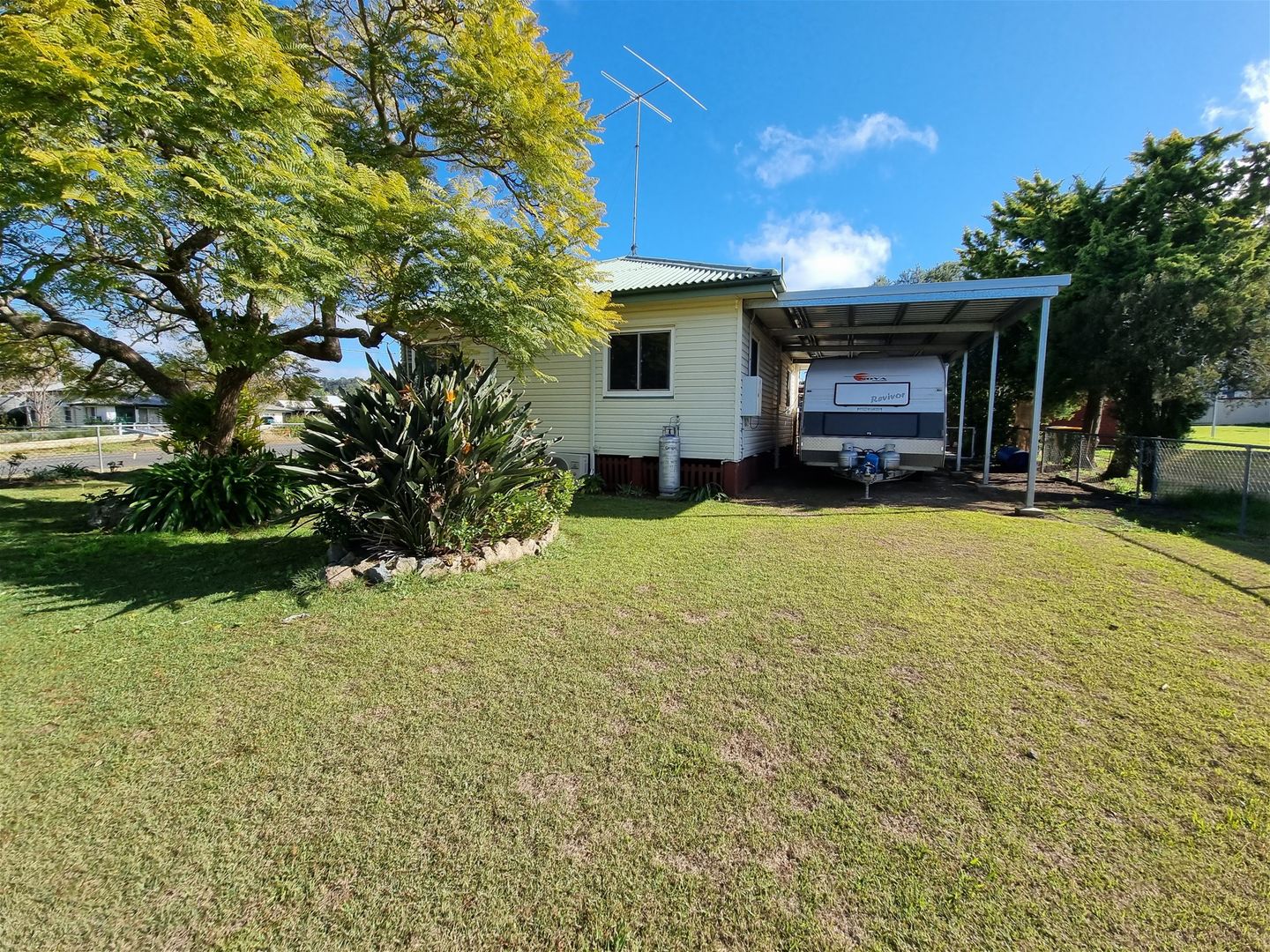 10 Watson Street, Yarraman QLD 4614, Image 2