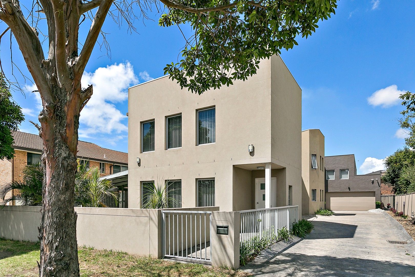3 bedrooms Townhouse in 1/43 West Street WOLLONGONG NSW, 2500