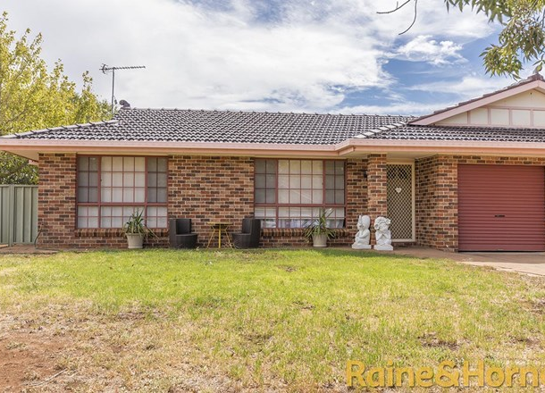 2A St Albans Way, Dubbo NSW 2830