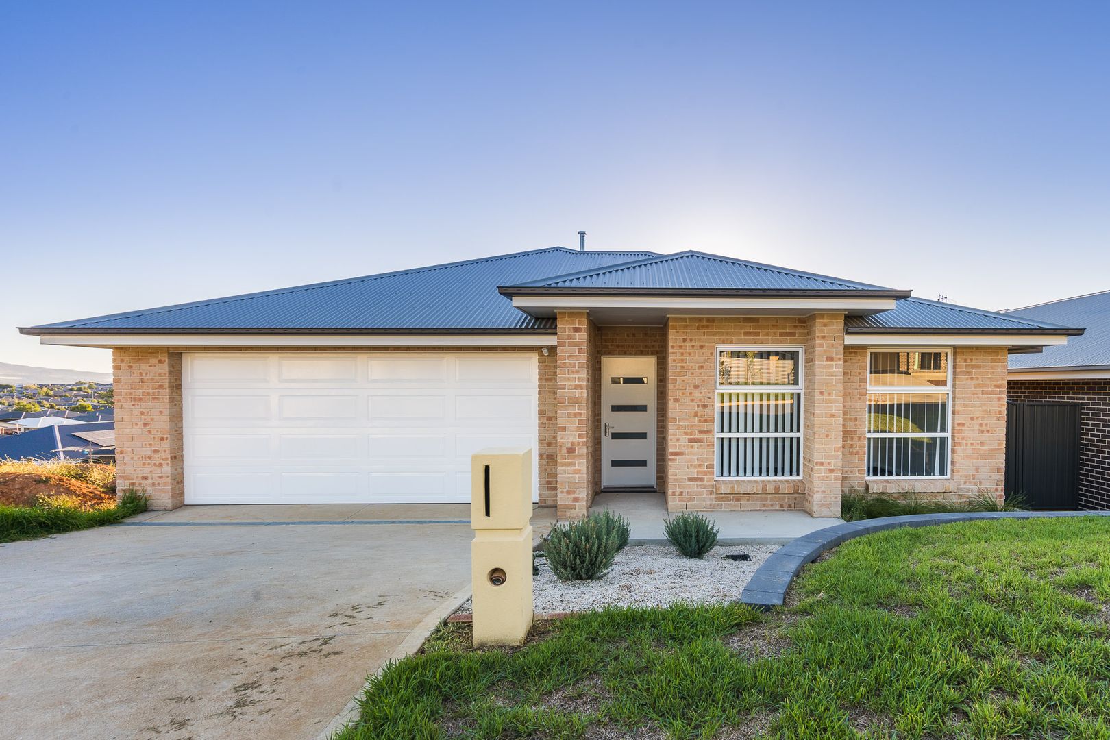 27 Buckland Drive, Orange Property History & Address Research Domain