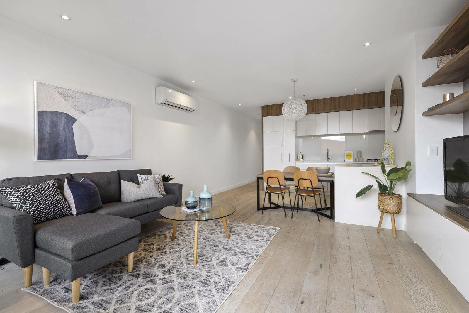 2 bedrooms Apartment / Unit / Flat in 203/10 Martin Street ST KILDA VIC, 3182