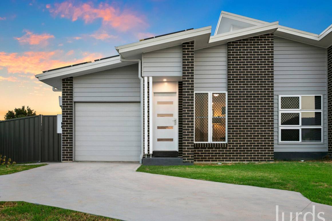 Picture of 2/12 Waterfort Close, BELLBIRD NSW 2325