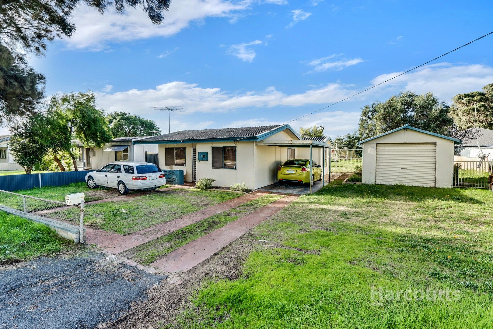 2 bedrooms House in 11 Henson Street SILVER SANDS WA, 6210