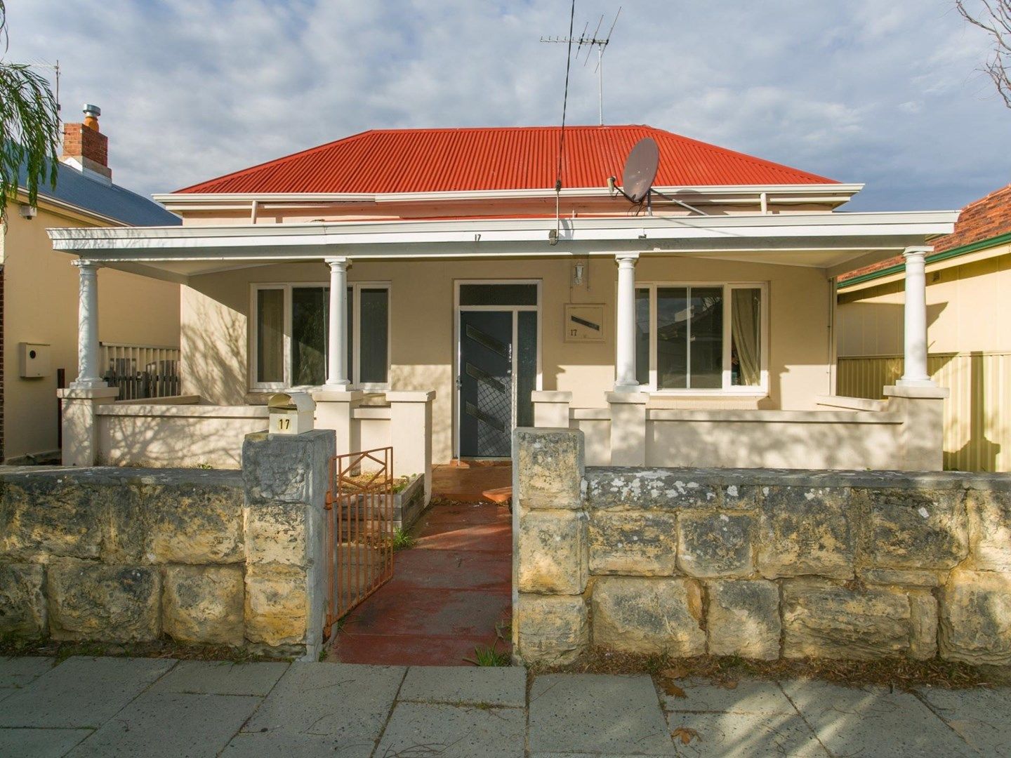 17 King William Street, South Fremantle WA 6162, Image 0