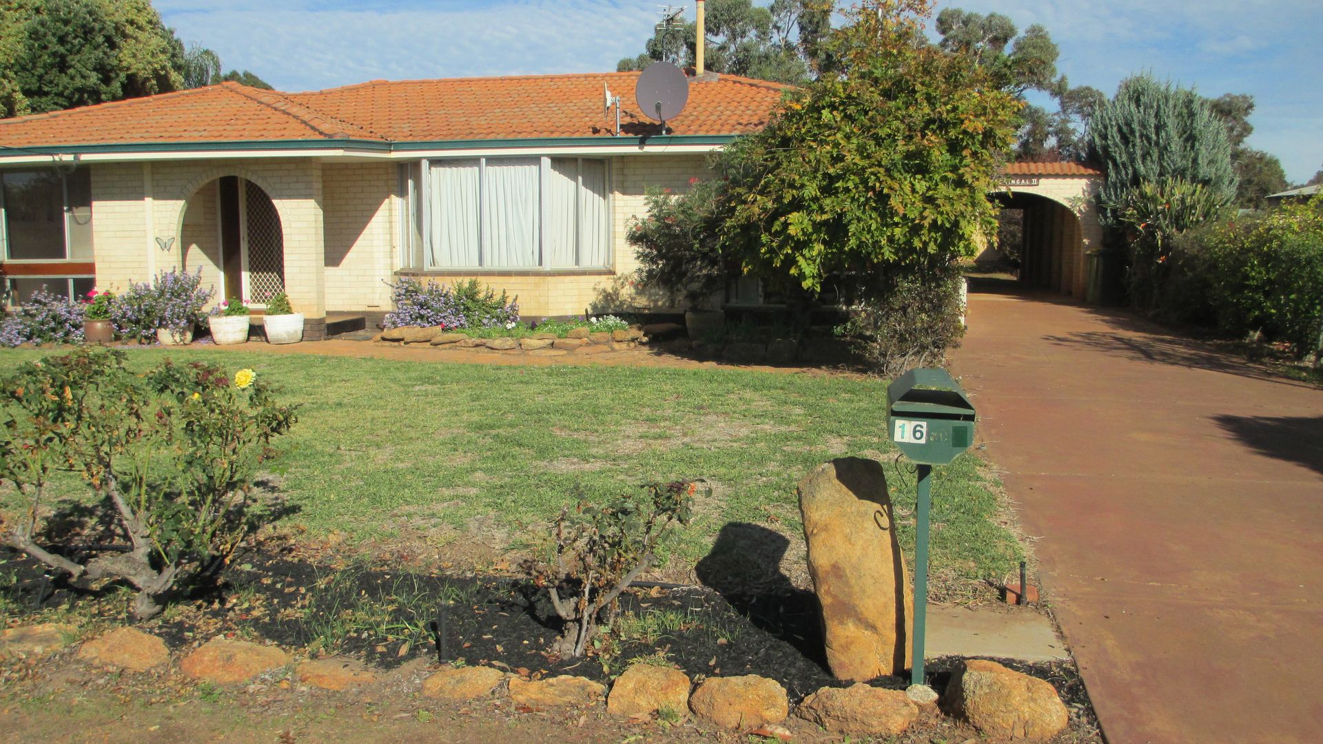 3 bedrooms House in 16 Montgomery Street BROOKTON WA, 6306