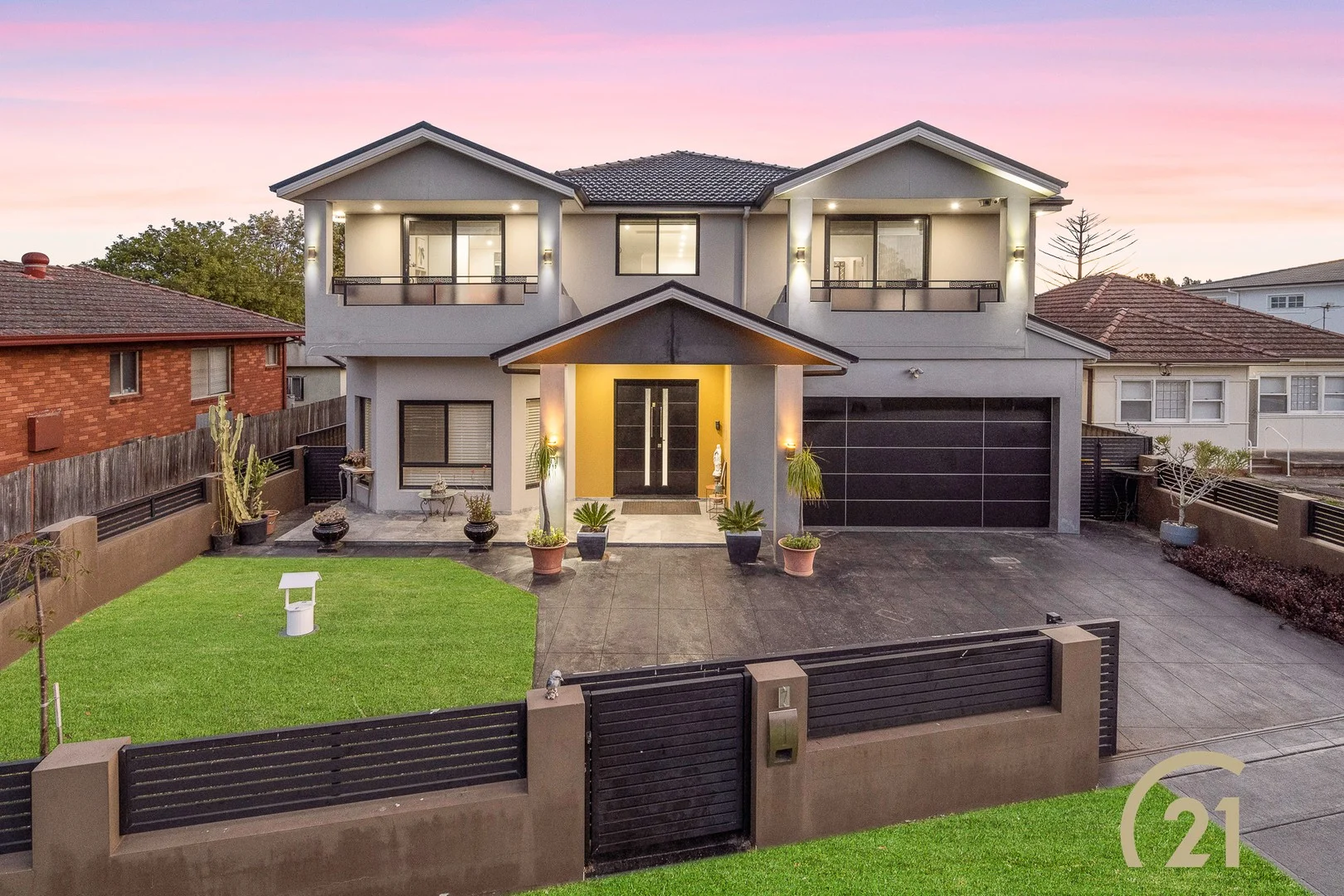 7 Endeavour Road, Georges Hall NSW 2198