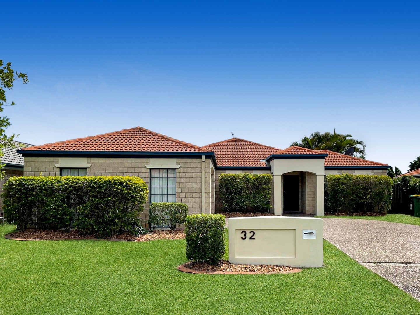 4 bedrooms House in 32 Saint Stephens Drive UPPER COOMERA QLD, 4209