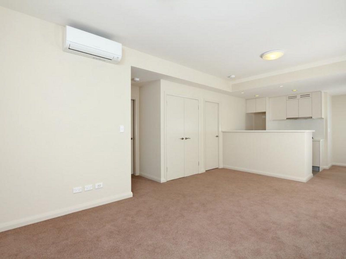 2 bedrooms Apartment / Unit / Flat in 607/3 Waterways Street WENTWORTH POINT NSW, 2127