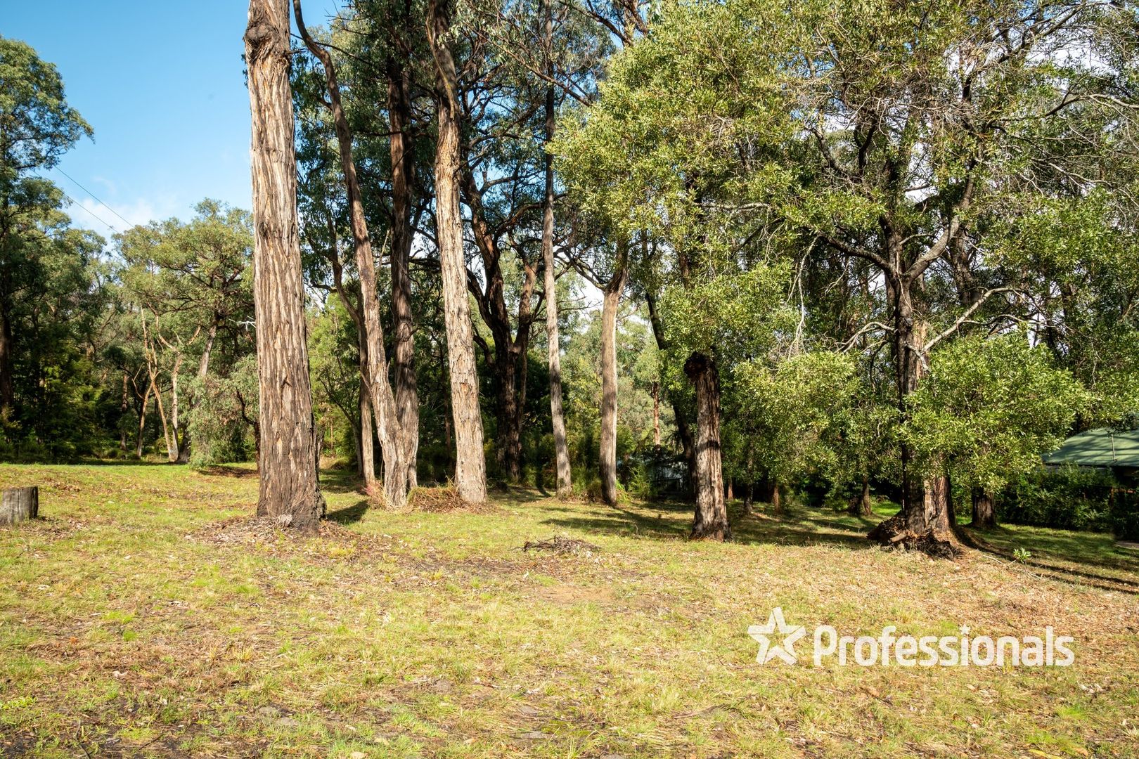 27 Yarra Valley Crescent, East Warburton VIC 3799, Image 2