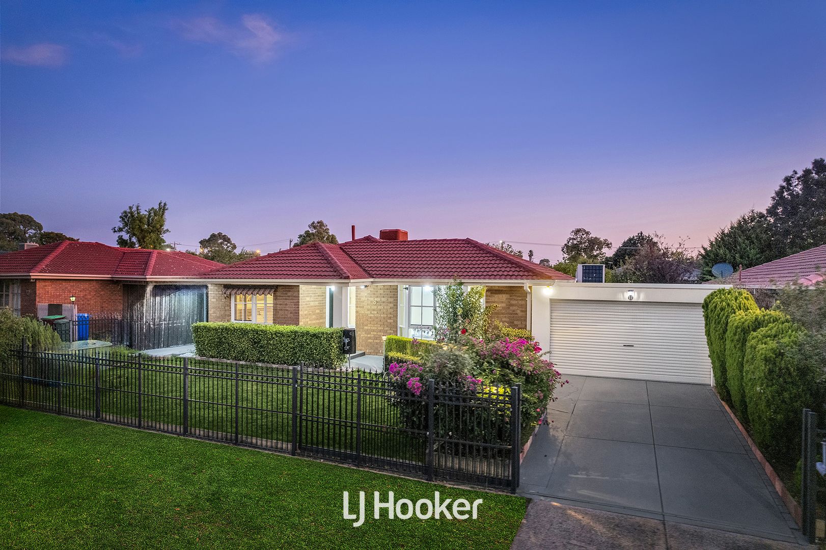 8 Princess Maria Place, Hampton Park VIC 3976, Image 2