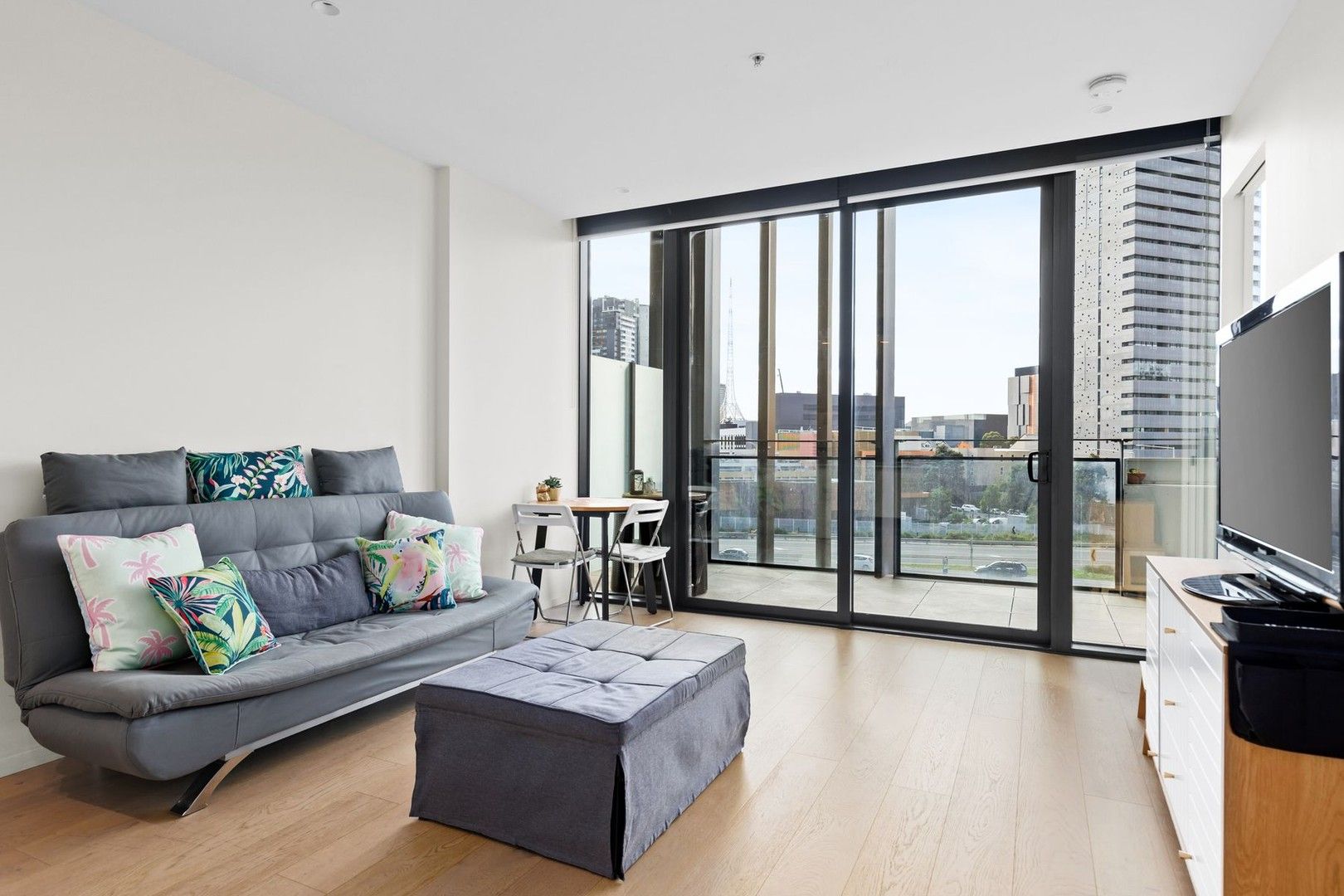 1 bedrooms Apartment / Unit / Flat in 204/18 Hoff Boulevard SOUTHBANK VIC, 3006
