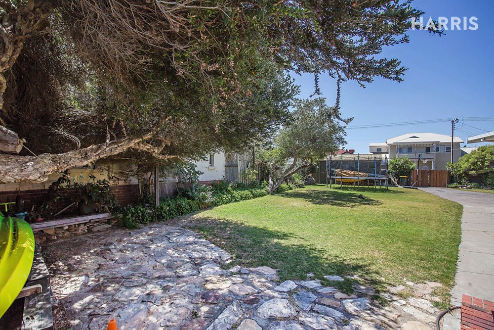 25a Seaview Road, Tennyson SA 5022, Image 1