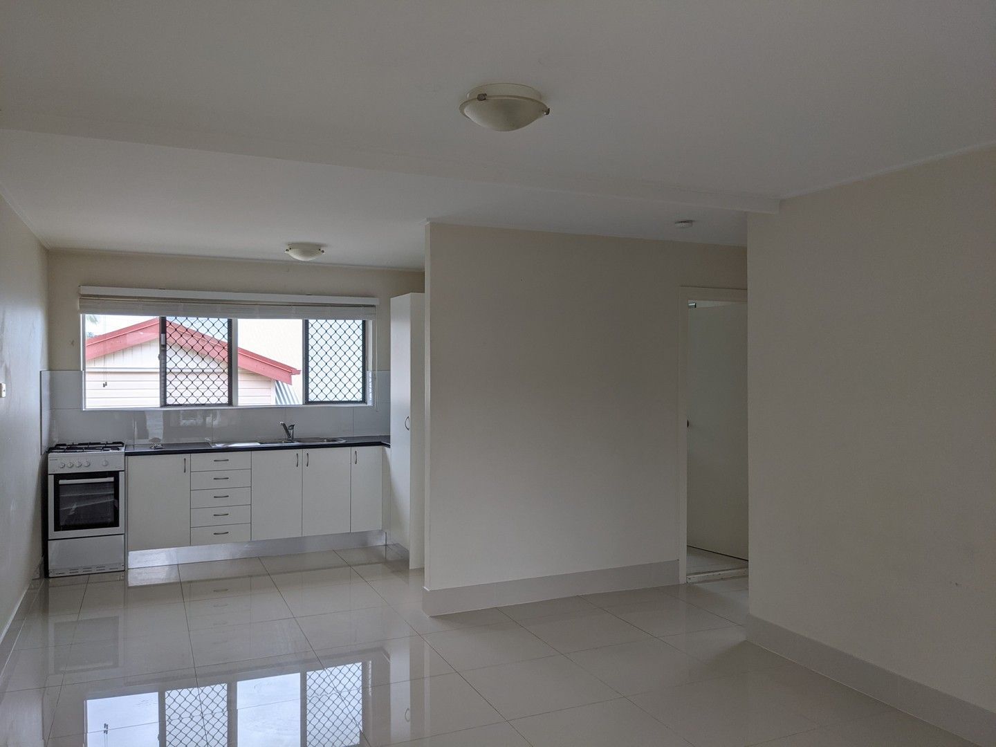 1 bedrooms House in 9/42 Swain Street HOLLAND PARK WEST QLD, 4121